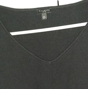 Talbots Black V-Neck Sweater With Scalloped Hem  & Sleeves * Size Medium Petite